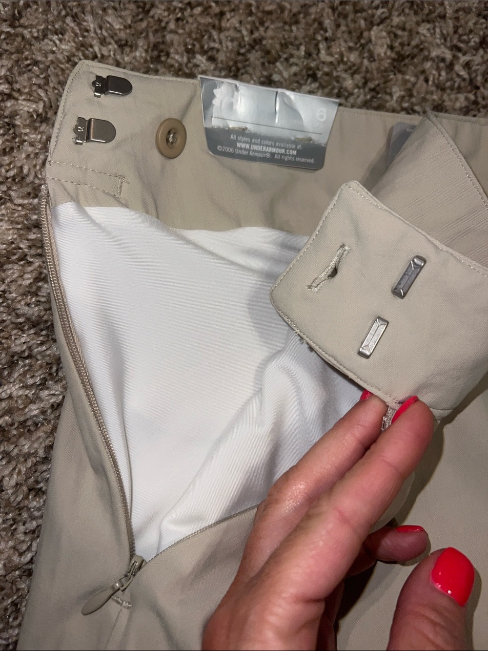 NWT! Under Armour Relaxed Fit Khaki Performance Golf Skort size 6! - Picture 10 of 16